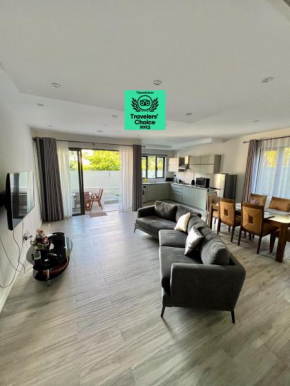 Seabreeze Flat - 5 minutes walk to the Pereybere Beach